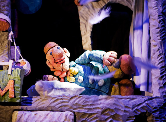 M. Petit-Monde, personnage en mousse