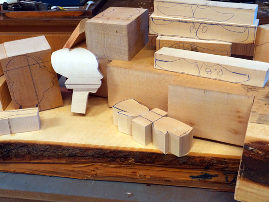 Blocs de bois préparés pour la découpe