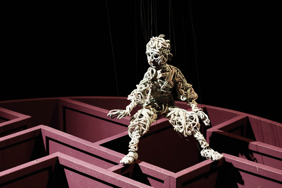 Scène du labyrinthe.