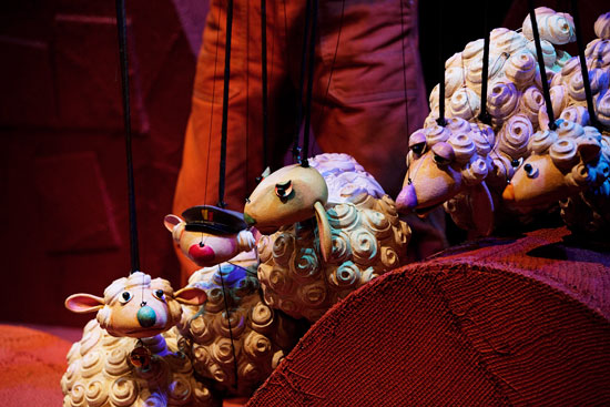 «Va brouter plus loin ou tu vas tâter de mon sabot!»